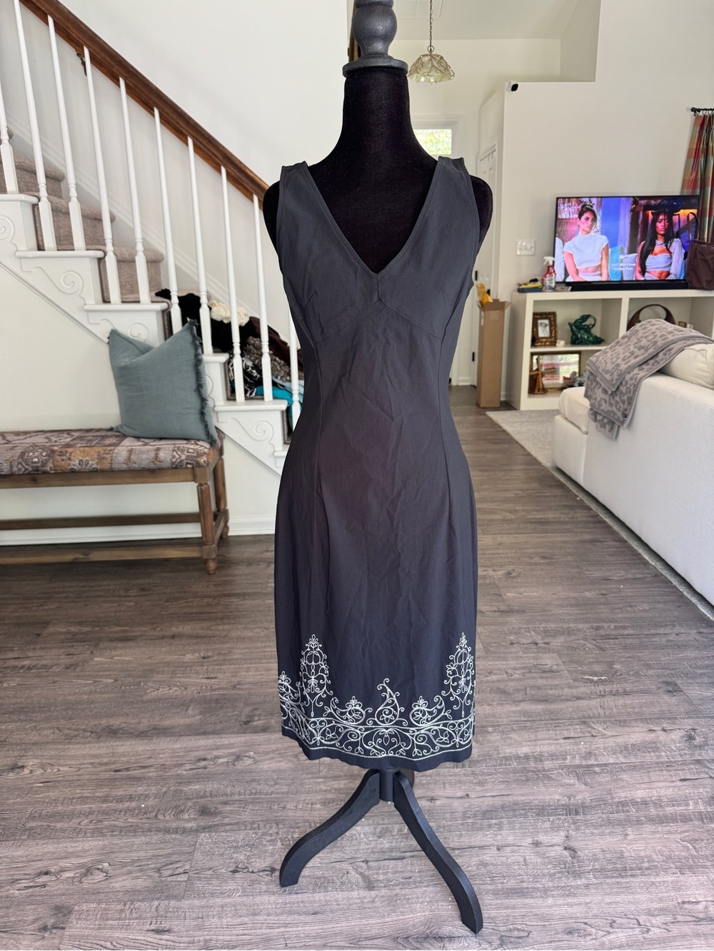 Express Sleeveless V-Neck Black Dress with White Hem Embroidery